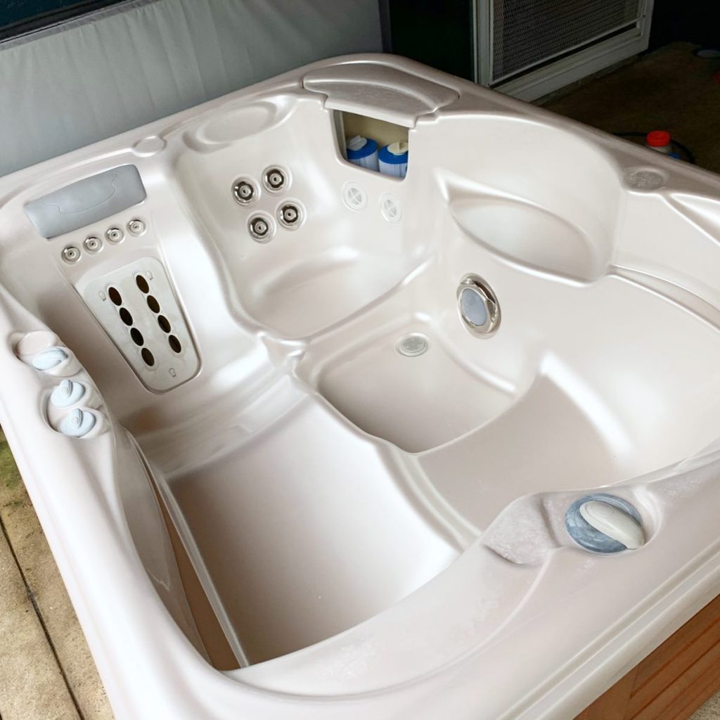 Space Saving Hot Springs Jetsetter in Woodland, California